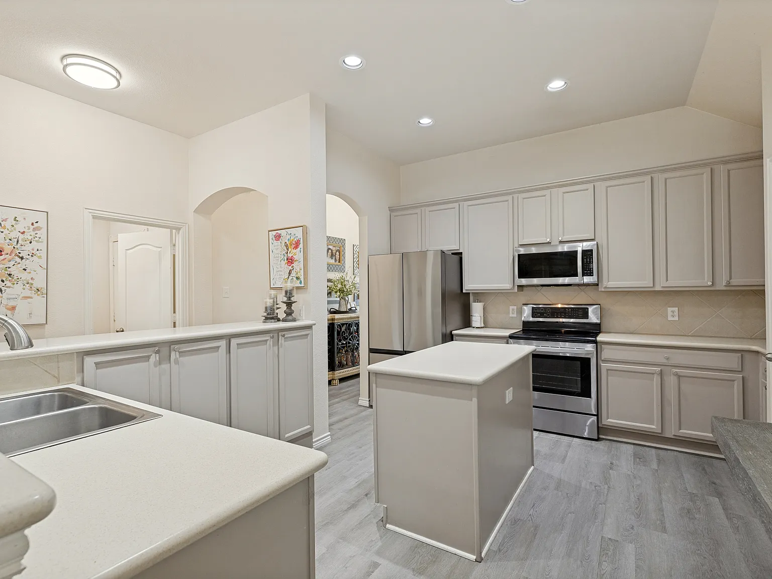 3 bed, 1825 sqft, $2,350 — Photo 3
