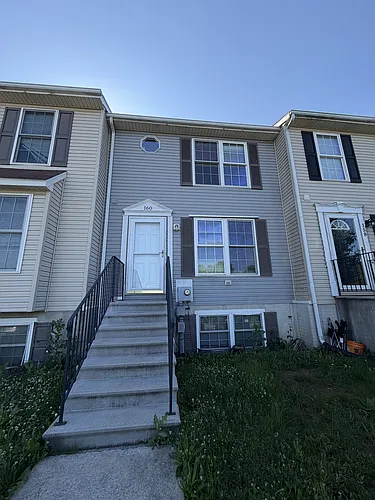 160 Lee St #1 Photo 1
