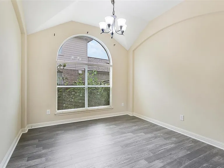 3608 Glastonbury Trl — Photo 24