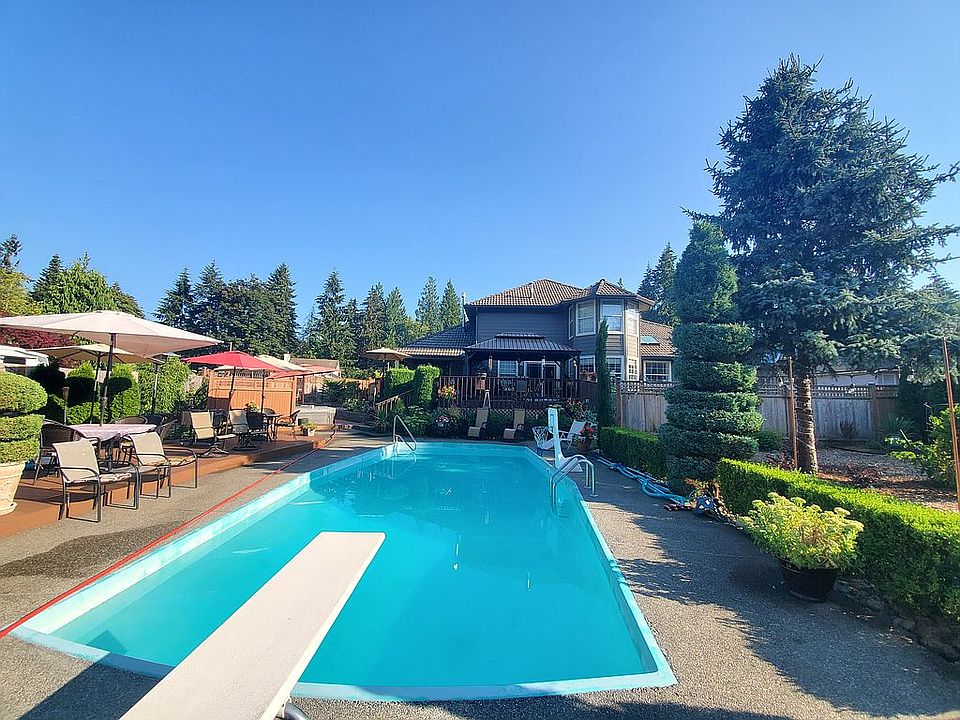 2nd image of 2521 53rd Way SE