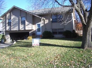 1929 N 152nd Plz, Omaha, NE 68154