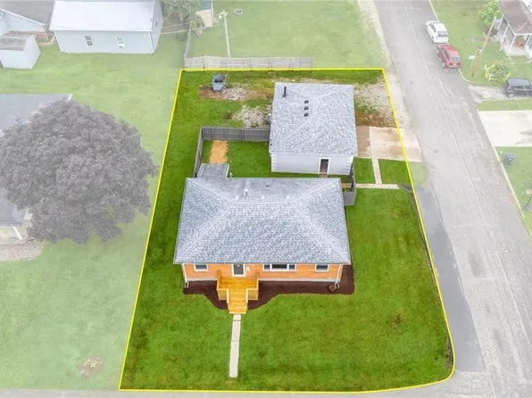 90 Newman St, Scottsburg, IN 47170