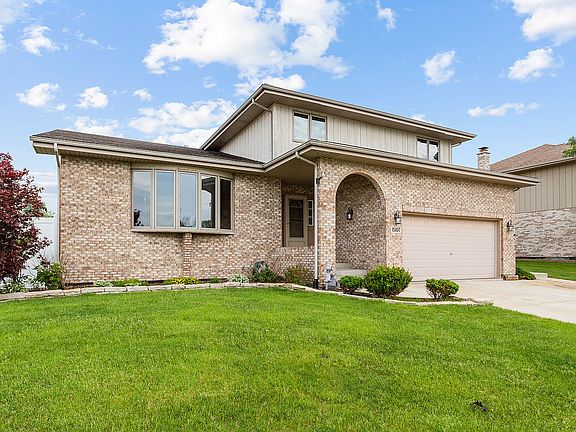 2nd image of 15107 Rosarie Dr