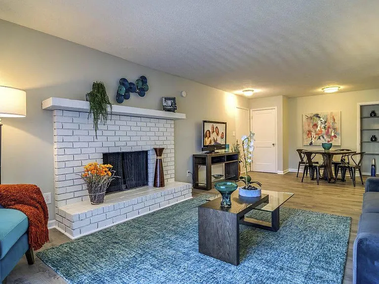 The Onyx Hoover Apartments — Photo 13