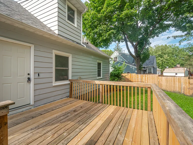 105 Sunset St — Photo 20