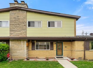 419 Glenshire Rd, Glenview, IL 60025