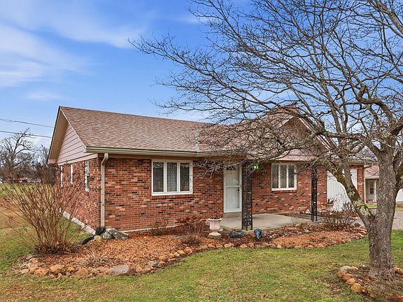 2nd image of 460 Elliston Rd