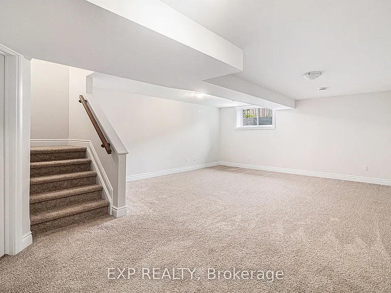 75 Gilberte St — Photo 25
