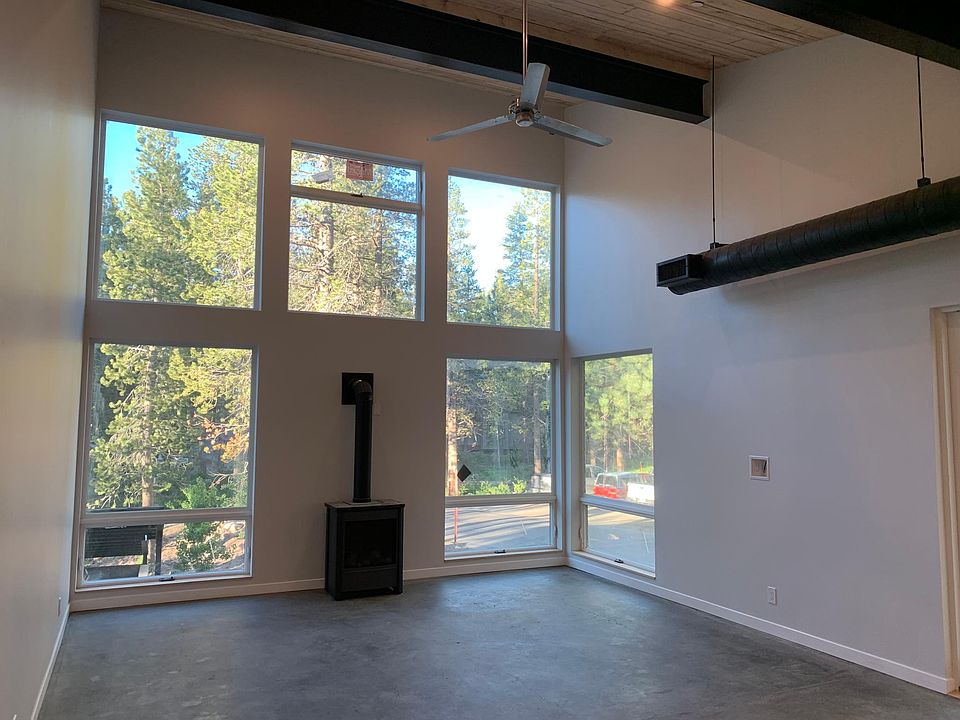 Living/Dining Area