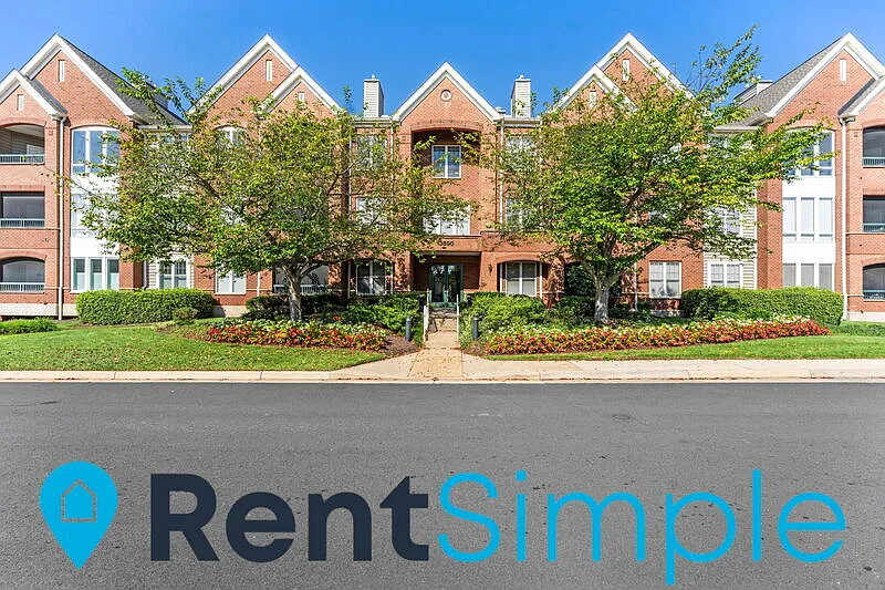 13890 Chelmsford Dr #107