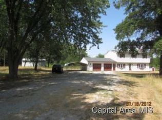 1703 E 1500 North Rd, Taylorville, IL 62568