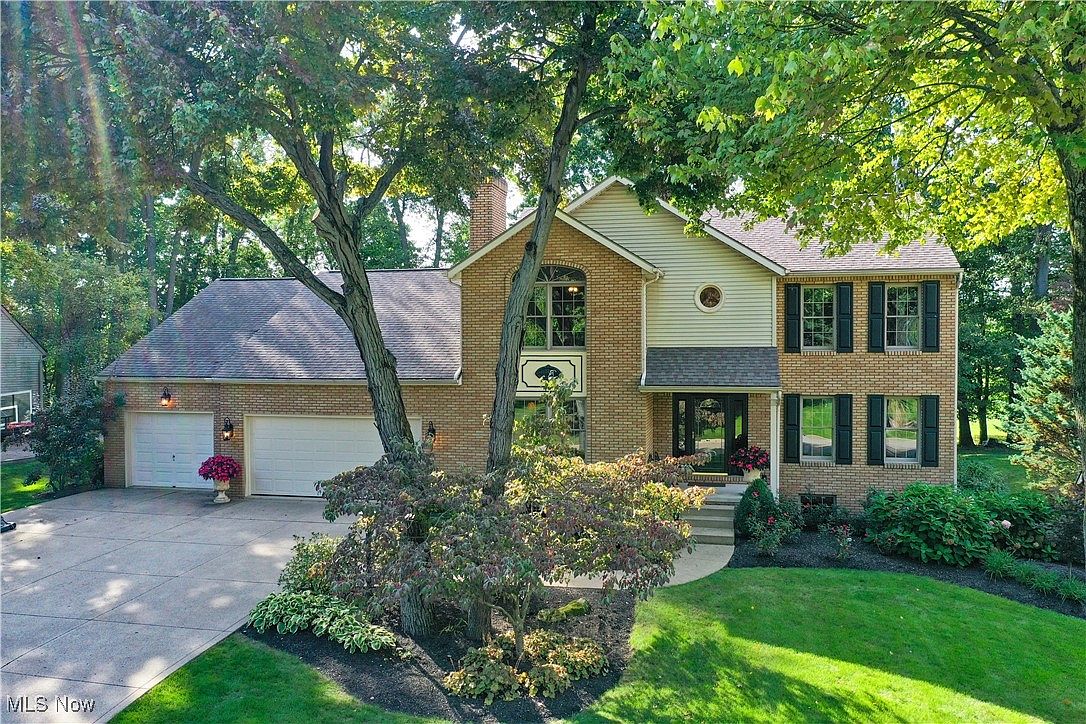 6145 Cherry Blossom Cir NW, Canton, OH 44720 | Zillow