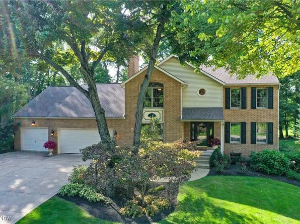 6145 Cherry Blossom Cir NW, Canton, OH 44720