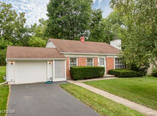 48 S Seebert St, Cary, IL 60013