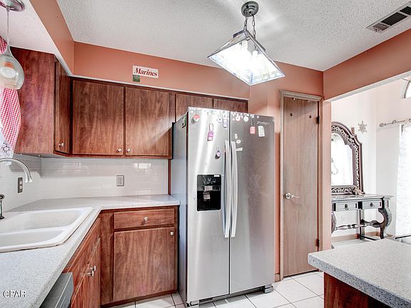 4th image of 2409 Kimberly Dr