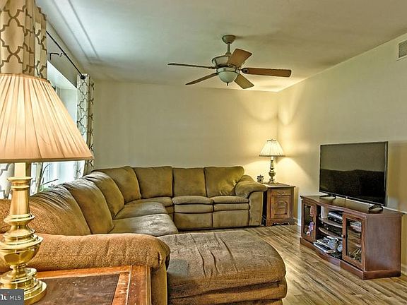 5th image of 212 Lake Ave