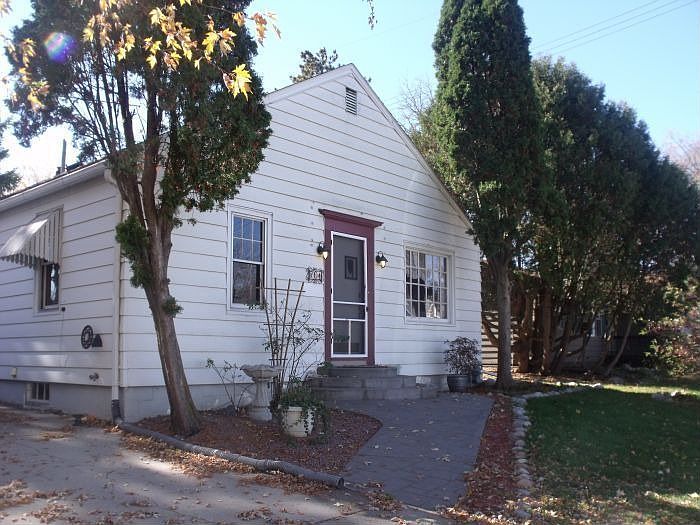1st image of 701 W Montgomery St