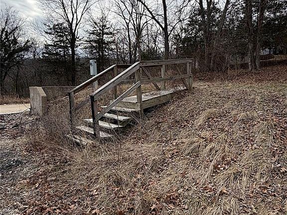 5th image of 324 Sirius Rd