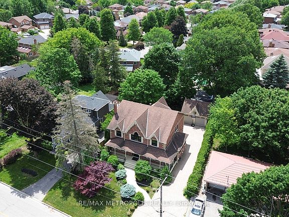 2nd image of 42 Peter St