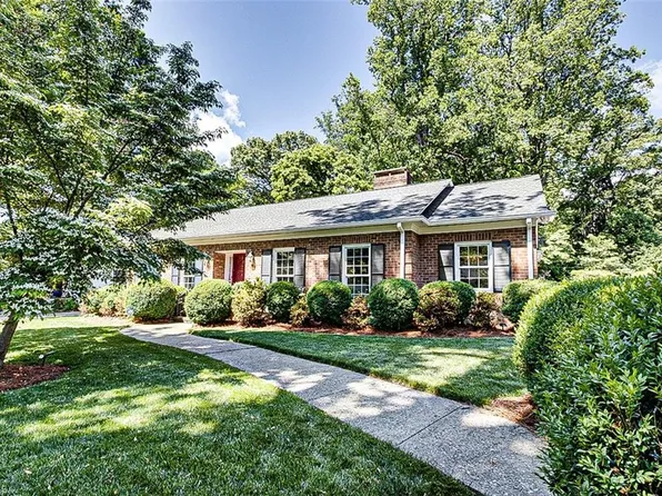 107 E Brentwood Rd, Greensboro, NC 27403