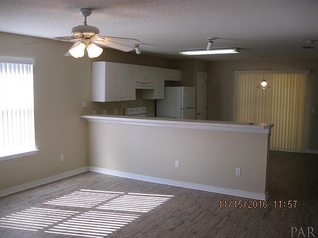 2nd image of 1047 Simpson St