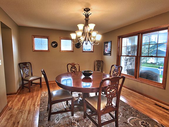 5th image of 13391 Coachford Ave