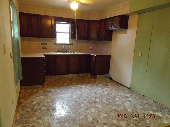 2nd image of 314 N Lake St