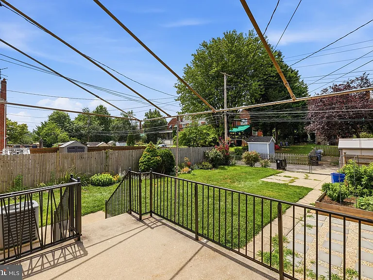 8132 Pleasant Plains Rd — Photo 24