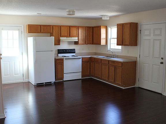 3rd image of 406 Andrew St