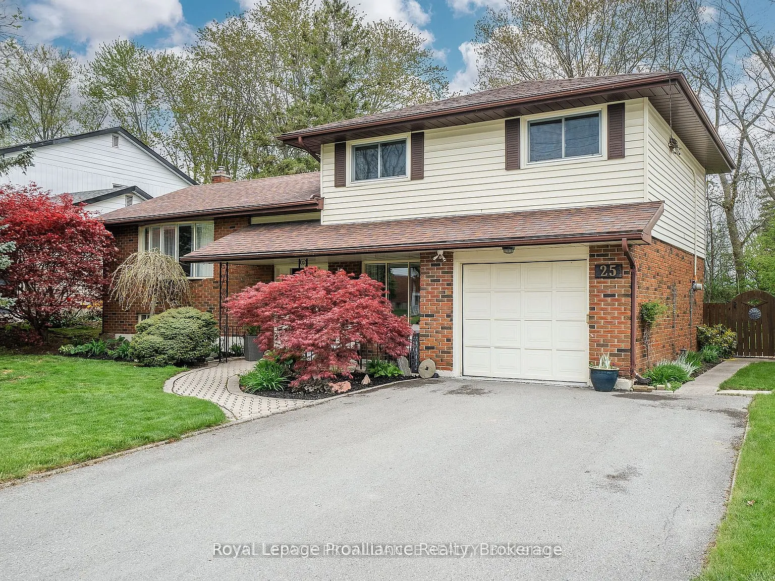 4 bed, $2,800 — Photo 2