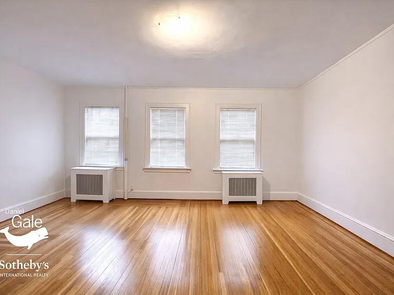 217 Burns St #1 — Photo 12