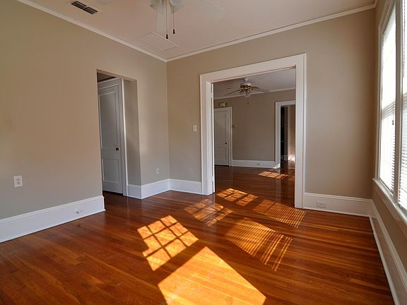 2nd image of 1710 W Hills Ave APT 1