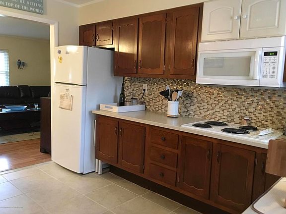 5th image of 689A Plymouth Dr #100A
