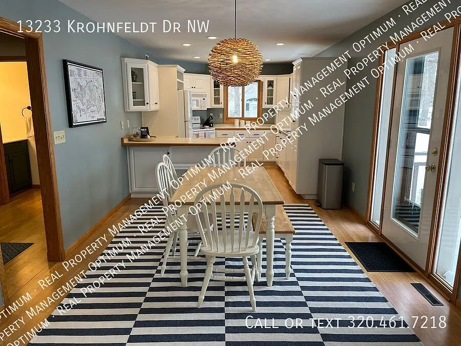 Fall Winter Rental Lakeshore Home on Lake Miltona - 3 Bedroom 3 bath — Photo 4