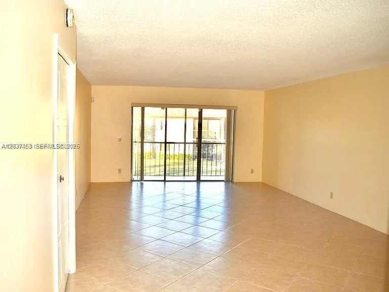 369 Lakeview Dr #204 — Photo 7