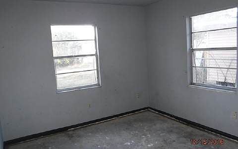 5th image of 720 Lincoln Ave
