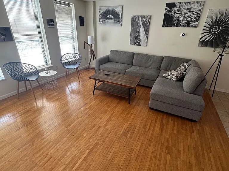 133 Walton St — Photo 11