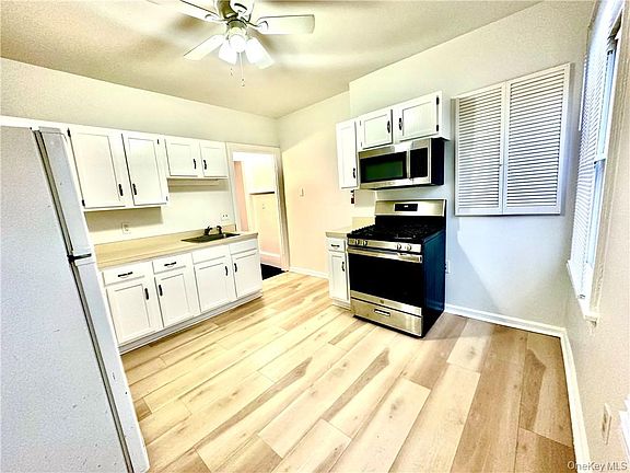 4th image of 9 Hornbeck Ave