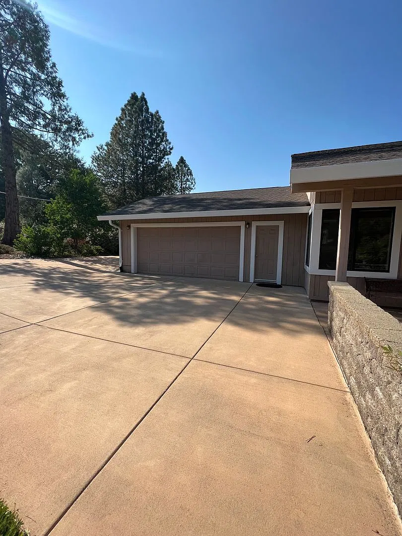 Fully Furnished Lake Front Home In Lake Of The Pines! 6 Month Lease! — Photo 3