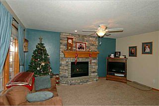 4th image of 2107 Country Cove Ln