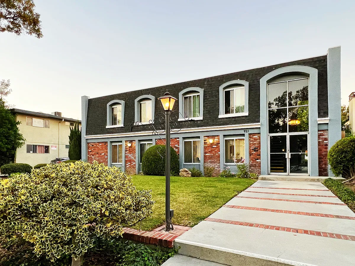 Building Photo - 921 Arcadia Ave #4