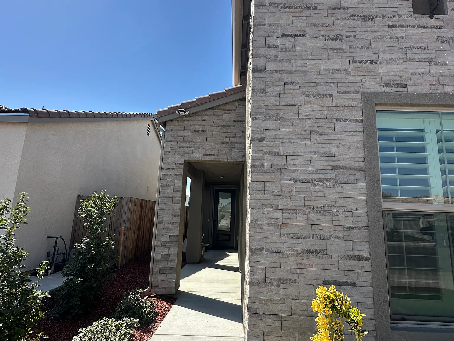 1 bed, 1000 sqft, $1,800 — Photo 3