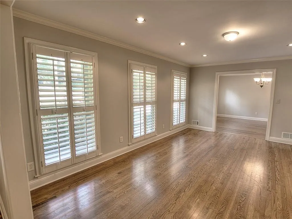 6 bed, 3.5 bath, 2466 sqft, $4,500 — Photo 4