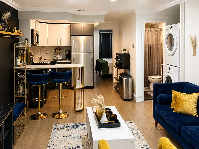 582 Lexington Ave #2 — Photo 2