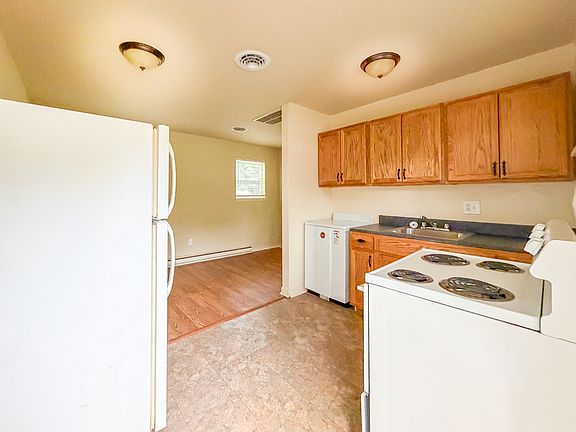 2nd image of 2547 Noel St #2547
