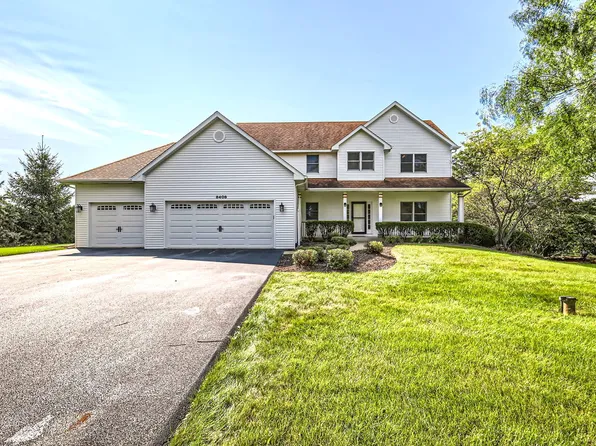 8408 Saint Moritz Dr, Spring Grove, IL 60081