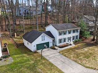 1922 Camrose Ct SW, Wyoming, MI