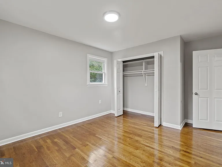 1110 Chiswell Ln — Photo 14