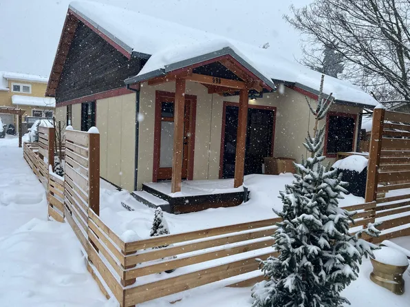 998 Hull St, Hood River, OR 97031