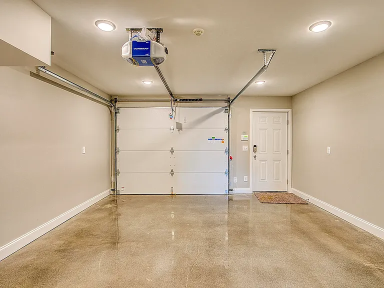 2802 W Walnut St #6 — Photo 10